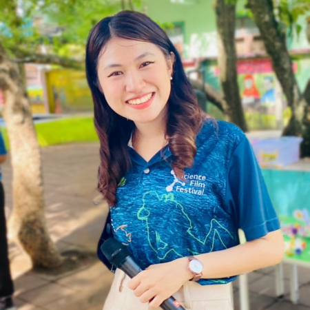 ฟ้าสิริ ลายพยัคฆ์ - นักวิทยาศาสตร์ศึกษา - ศูนย์วิทยาศาสตร์เพื่อการศึกษานครศรีธรรมราช - ความสุขแห่งการเรียนรู้